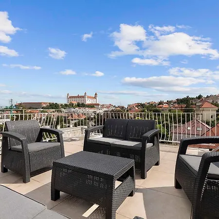 公寓 Castle View Rooftop Terrace Penthouse 5br Old Town 布拉迪斯拉发