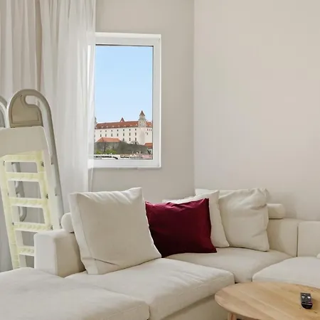 Castle View Rooftop Terrace Penthouse 5br Old Town 布拉迪斯拉发