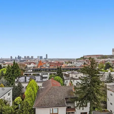 公寓 Castle View Rooftop Terrace Penthouse 5br Old Town