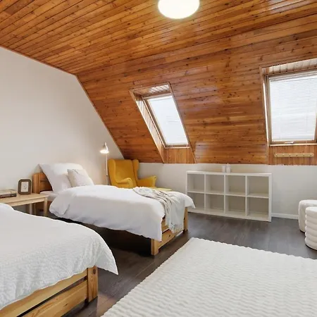 Apartment Castle View Rooftop Terrace Penthouse 5br Old Town *