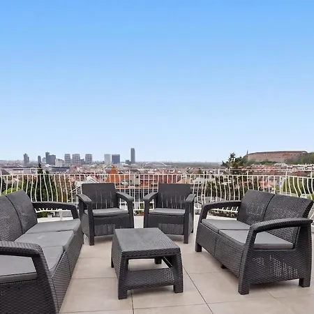 Castle View Rooftop Terrace Penthouse 5br Old Town 公寓