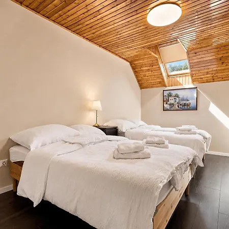 Castle View Rooftop Terrace Penthouse 5br Old Town