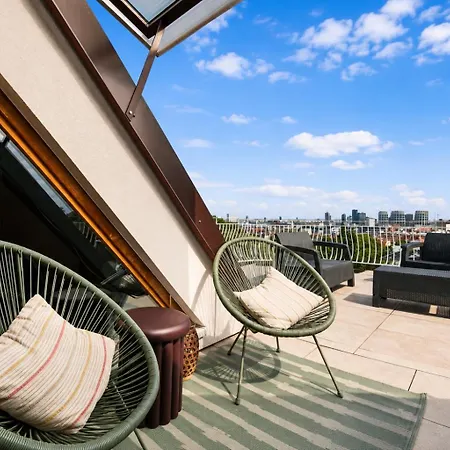 Castle View Rooftop Terrace Penthouse 5br Old Town 公寓